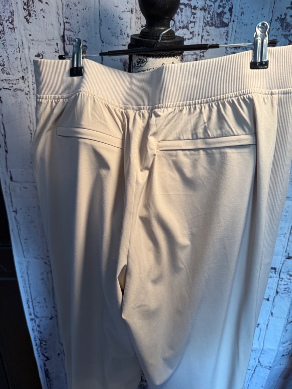 *NWOT* Athleta Brooklyn Mid-rise Ankle Pant. Size 10/T. Color Abalone. - Picture 5 of 12